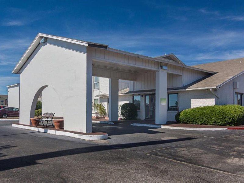 Studio Inn Extended Stay Oklahoma City Airport By Oyo Екстер'єр фото