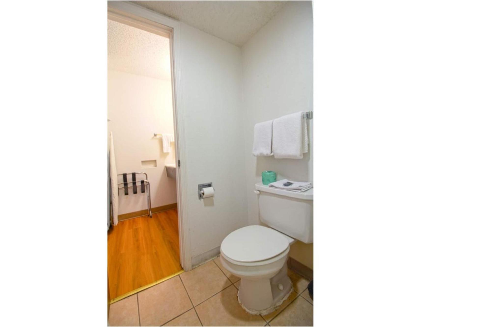 Studio Inn Extended Stay Oklahoma City Airport By Oyo Екстер'єр фото