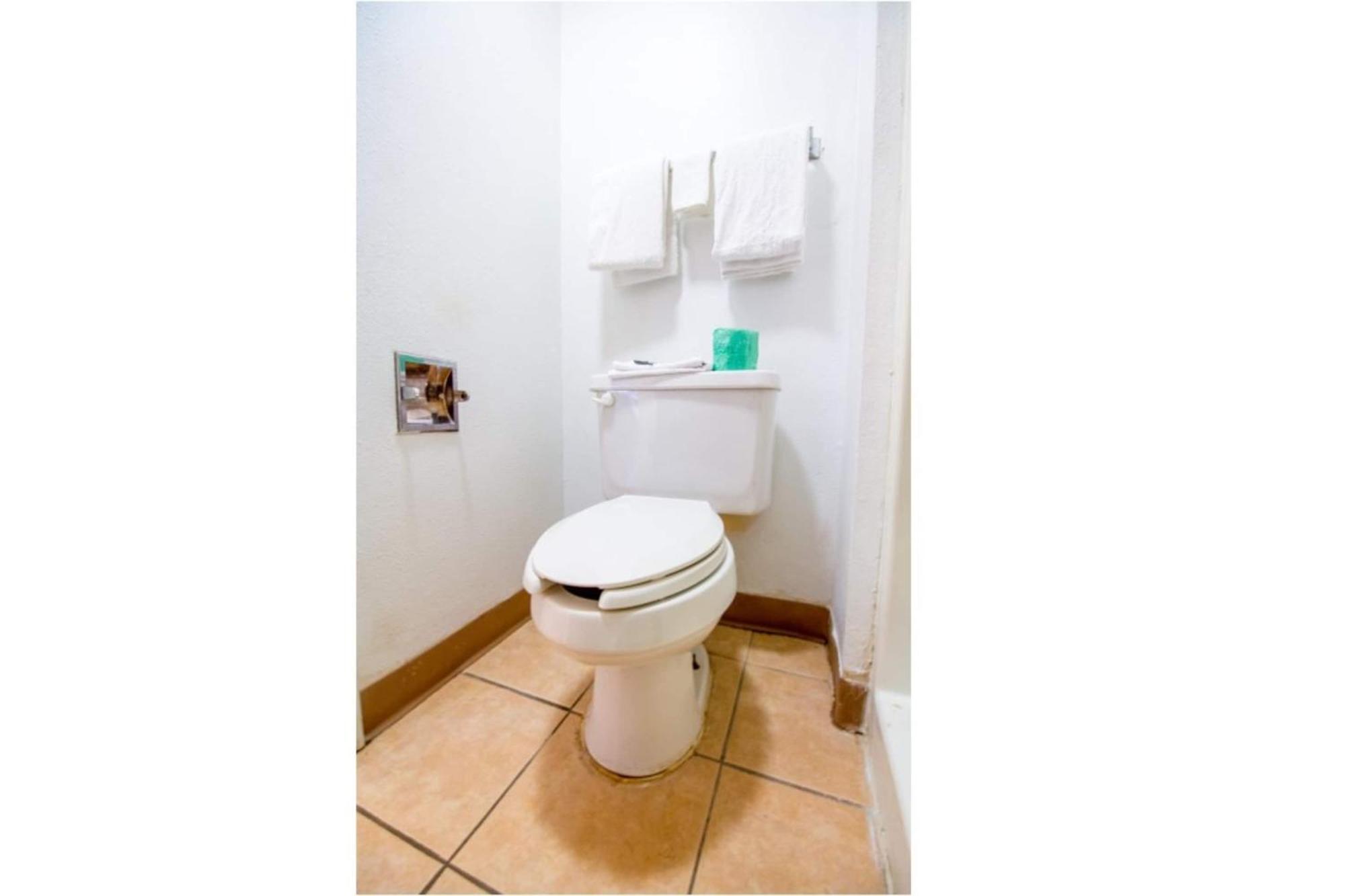 Studio Inn Extended Stay Oklahoma City Airport By Oyo Екстер'єр фото