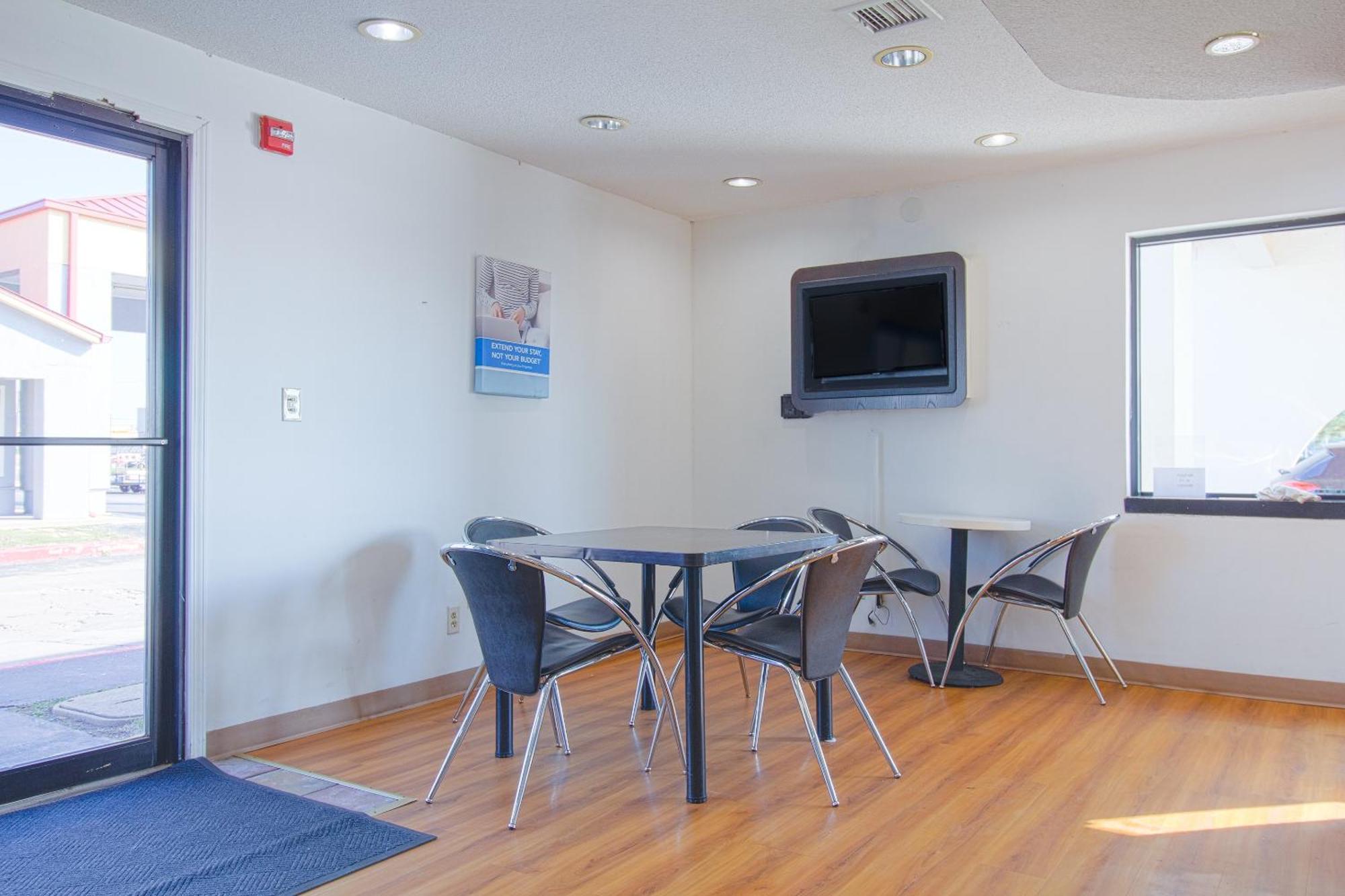 Studio Inn Extended Stay Oklahoma City Airport By Oyo Екстер'єр фото