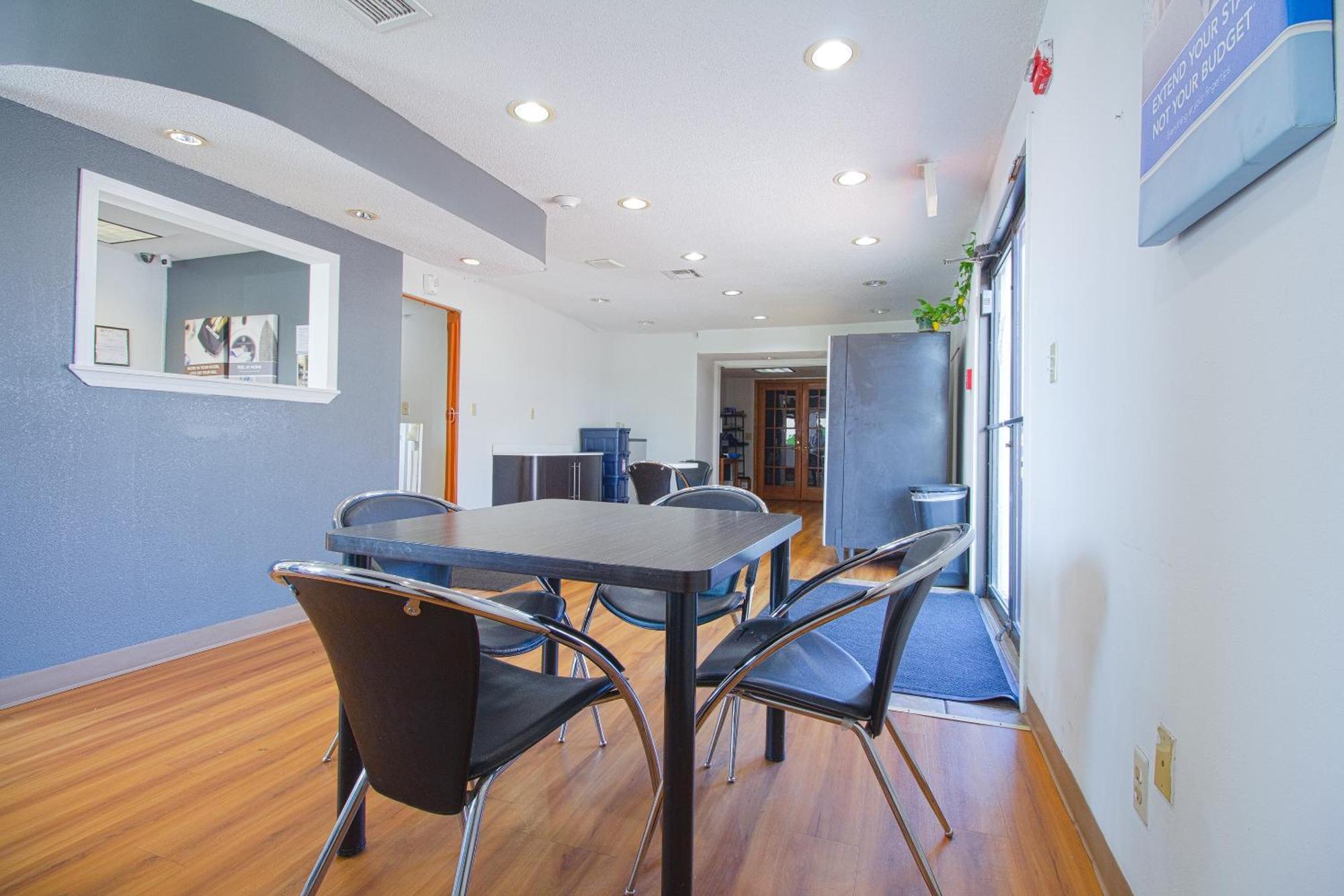 Studio Inn Extended Stay Oklahoma City Airport By Oyo Екстер'єр фото