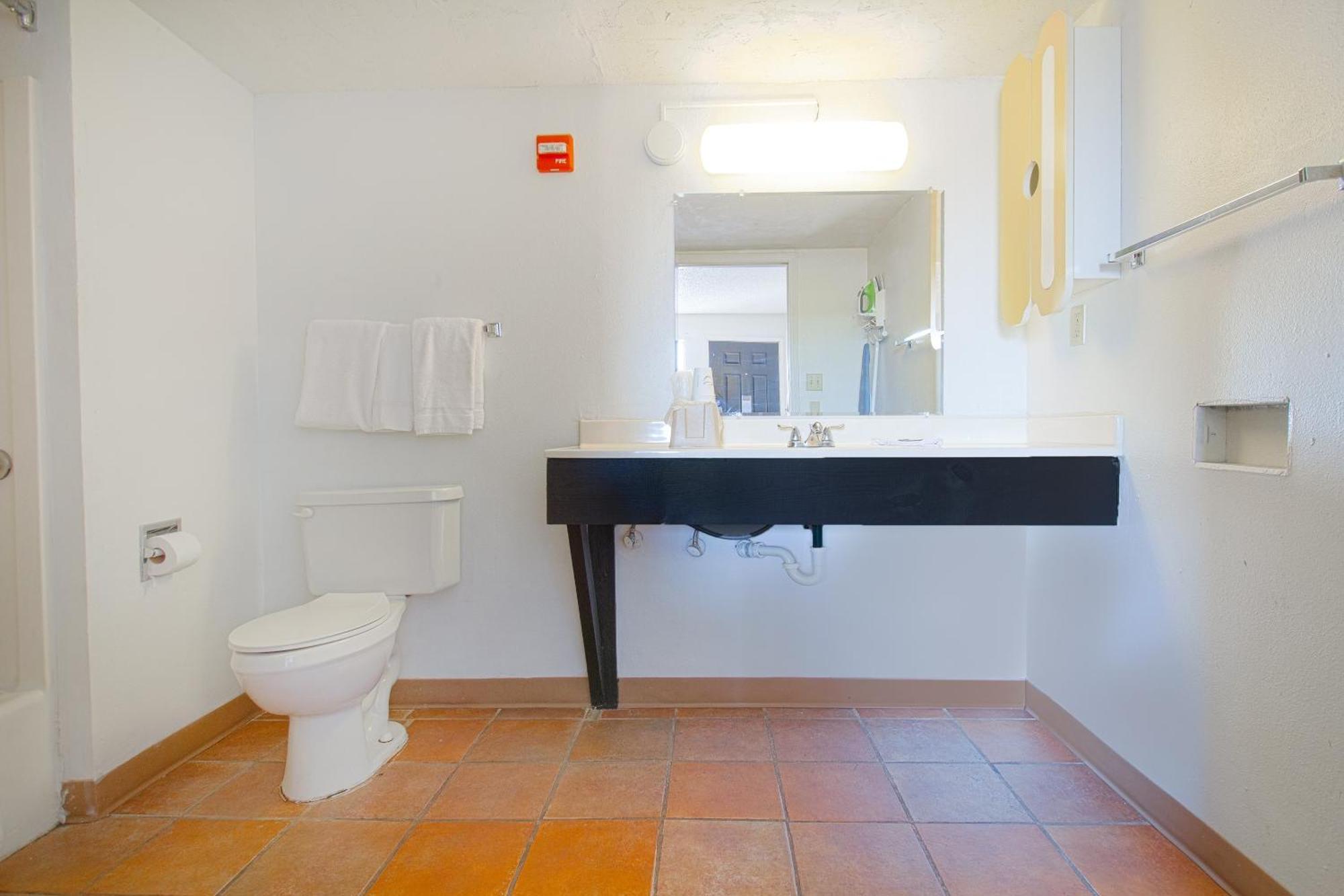 Studio Inn Extended Stay Oklahoma City Airport By Oyo Екстер'єр фото