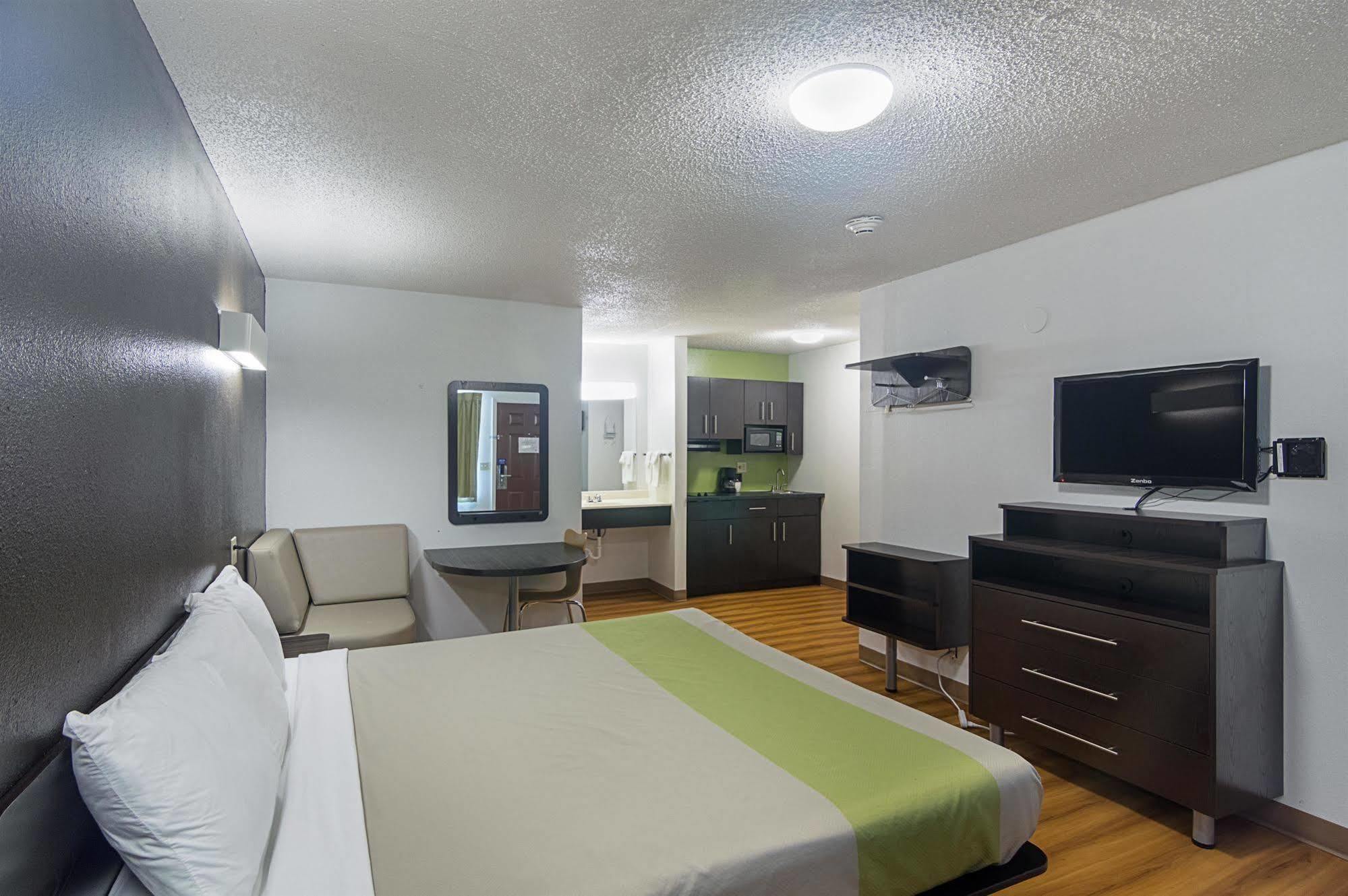 Studio Inn Extended Stay Oklahoma City Airport By Oyo Екстер'єр фото